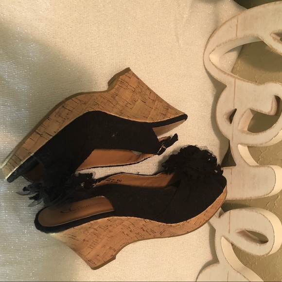 Black wedge heels - Picture 4 of 7